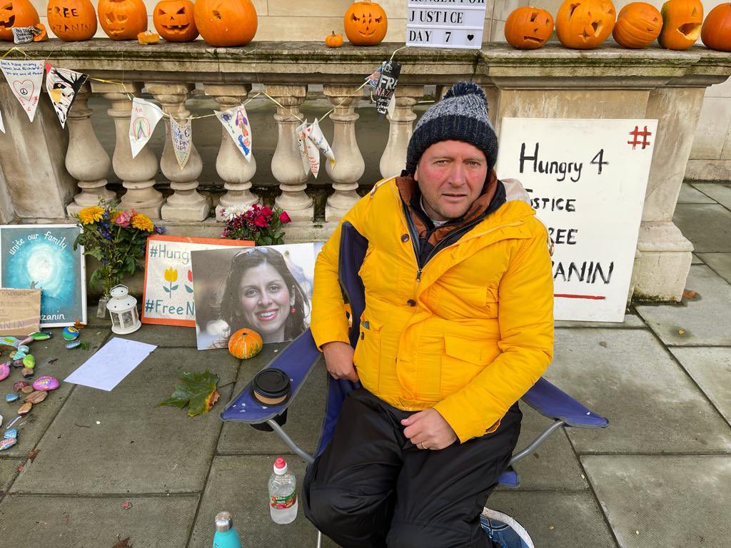 Pls spare 5 mins this w/e to go &amp; show support 4 Richard, the husband of hostage in #Iran Nazanin Ratcliffe, on day 7 of his hunger strike in a wet cold tent outside Foreign Office in Westminster. He desperately needs UK 2 do more to bring her &amp; other British hostages home!