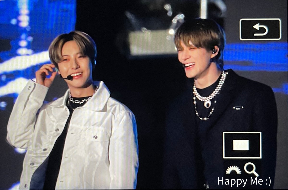 jeninjonie's tweet photo. AAKHHHHH GOOD NITEEEEE EVERYONE 🔥🤯😾💕💸💣🌶️

#noren #jeno #renjun

cr. howhappy_me https://t.co/rIdp7pwQM6