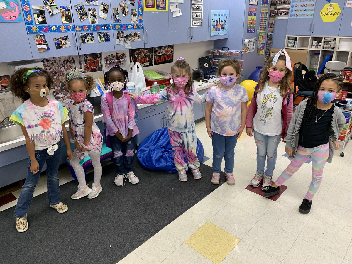 bennettsbunch's tweet photo. Tie Dye Day! #cddolphins https://t.co/IcGAvxvtJa
