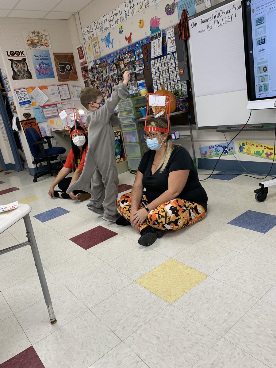 bennettsbunch's tweet photo. Sorting by beginning sound with our basket heads! #cddolphins https://t.co/nvA81su8pQ