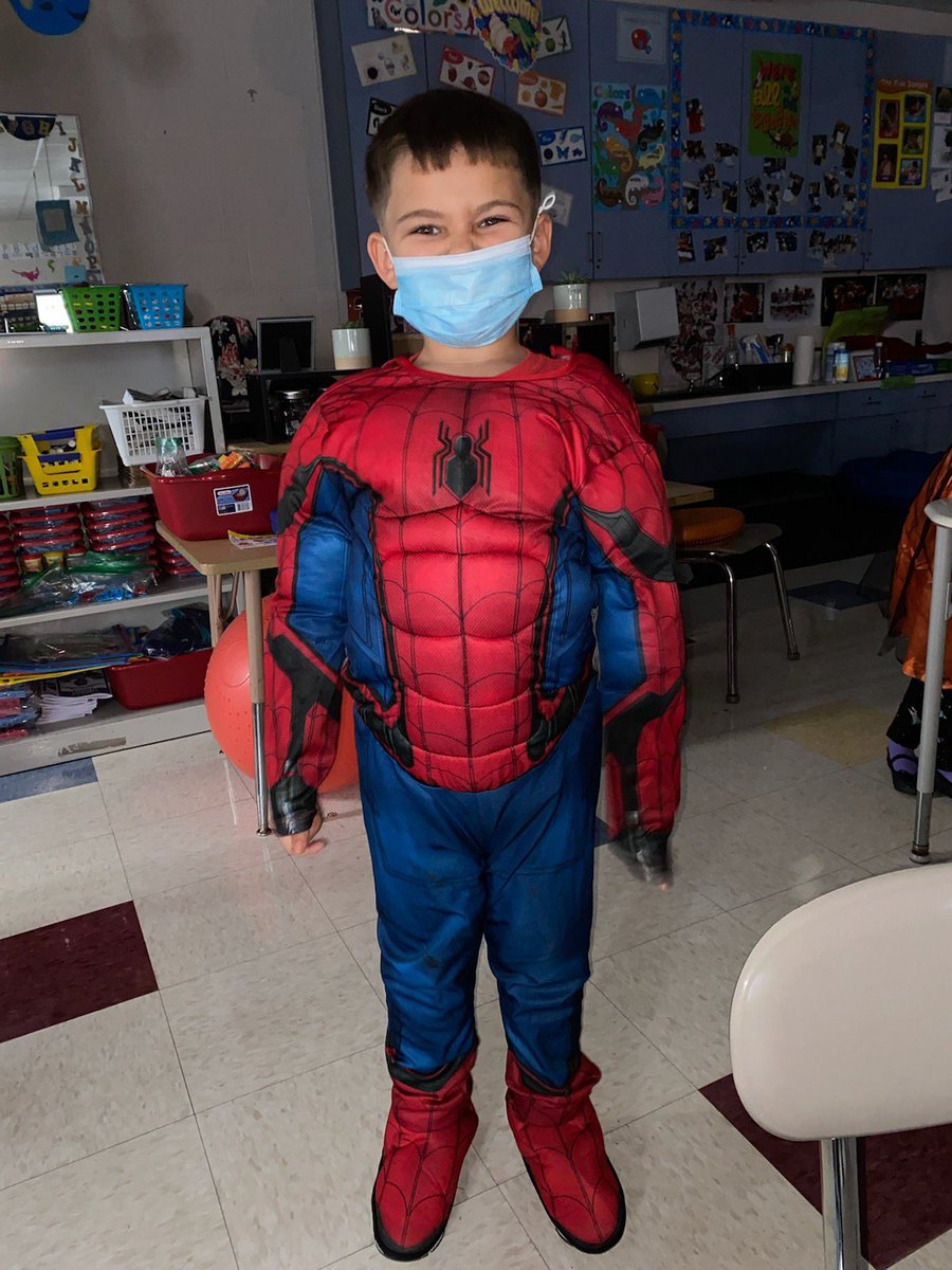 bennettsbunch's tweet photo. Character Day! #cddolphins https://t.co/doYh6CB7I2