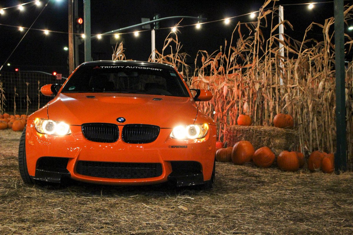 msportworld's tweet photo. Happy #Halloween 🎃 @bmwblog @BMWCCA @BMWUSA #BMW #pumpkinpatch #jackolantern #HappyHalloween https://t.co/pfr7Ohr7EI