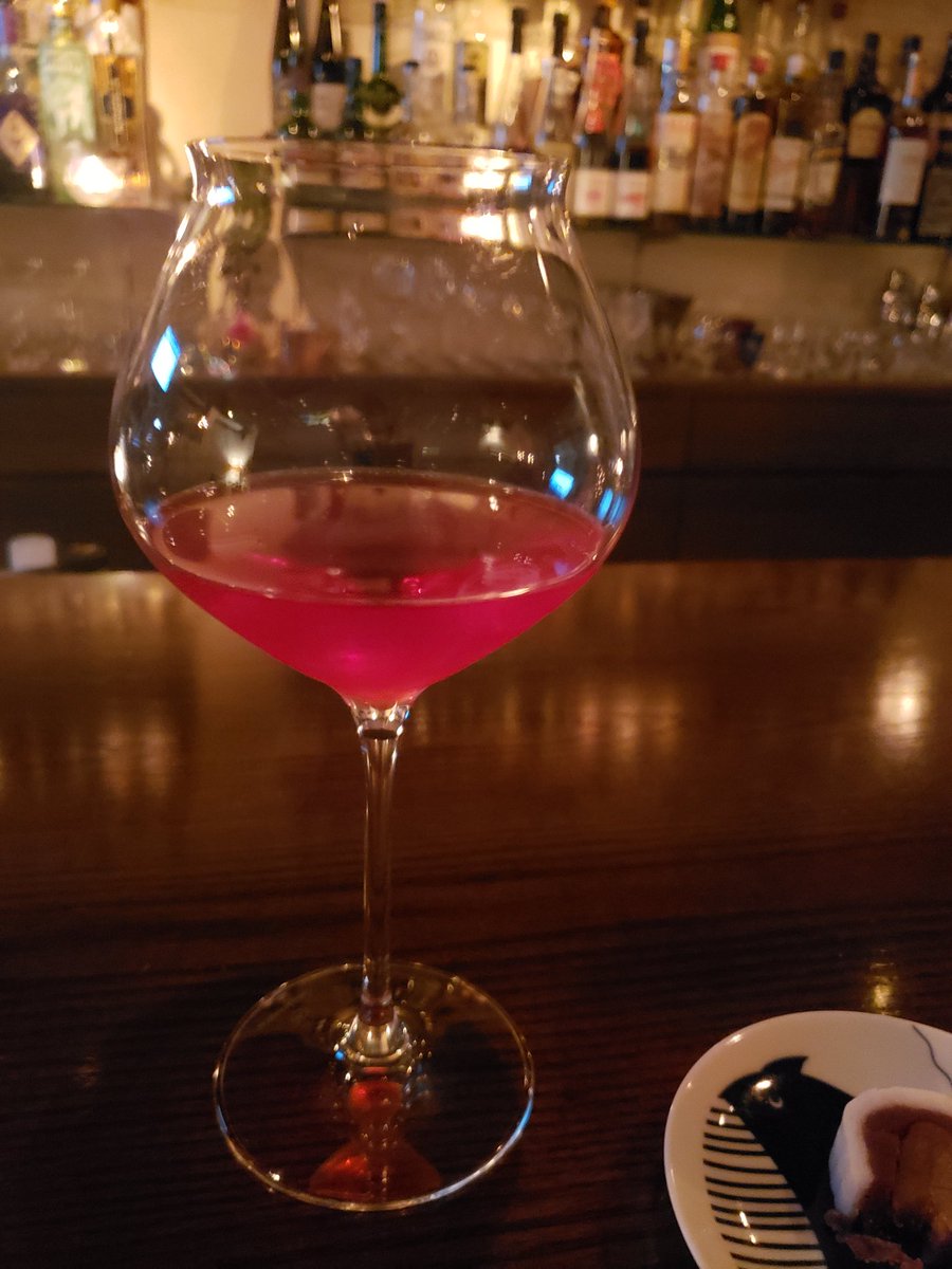 junn30's tweet photo. 大切な人に会いたくなる。そんなカクテ��🍸 #BARCASK https://t.co/NiWz7W1MmF