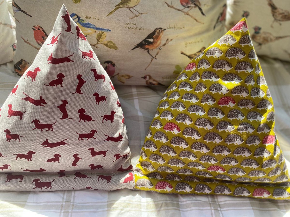 BellisimoBella1's tweet photo. Excited to share this item from my #etsy shop: iPad rest , tablet rest , kindle cushion, #iPadstand , tablet cushion , #iPad rest #dachshound , #hedgehog iPad rest https://t.co/MHKLfrdGn6
#ipadrest #techstand #kindlerest #bellasbananas #etsyuk #etsygifts #etsyukgift https://t.co/mfdLzsxsX6