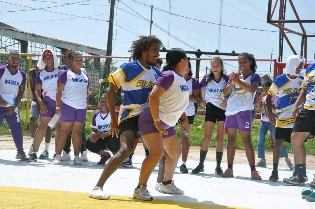 collvermat's tweet photo. RACCN, #Nicaragua 
Cuarto 4to Campeonato Regional de Voleibol en Puerto Cabeza.
#UnidadParaLaProsperidad
#UnidosEnVictorias https://t.co/n4itztNLKV