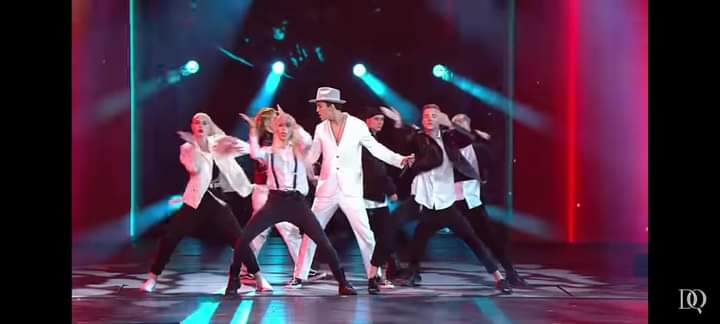 Então hoje é sábado! O que você vai fazer hoje enquanto ouve #FlyAway de #DimashQudaibergеn ?
Conta pra gente!