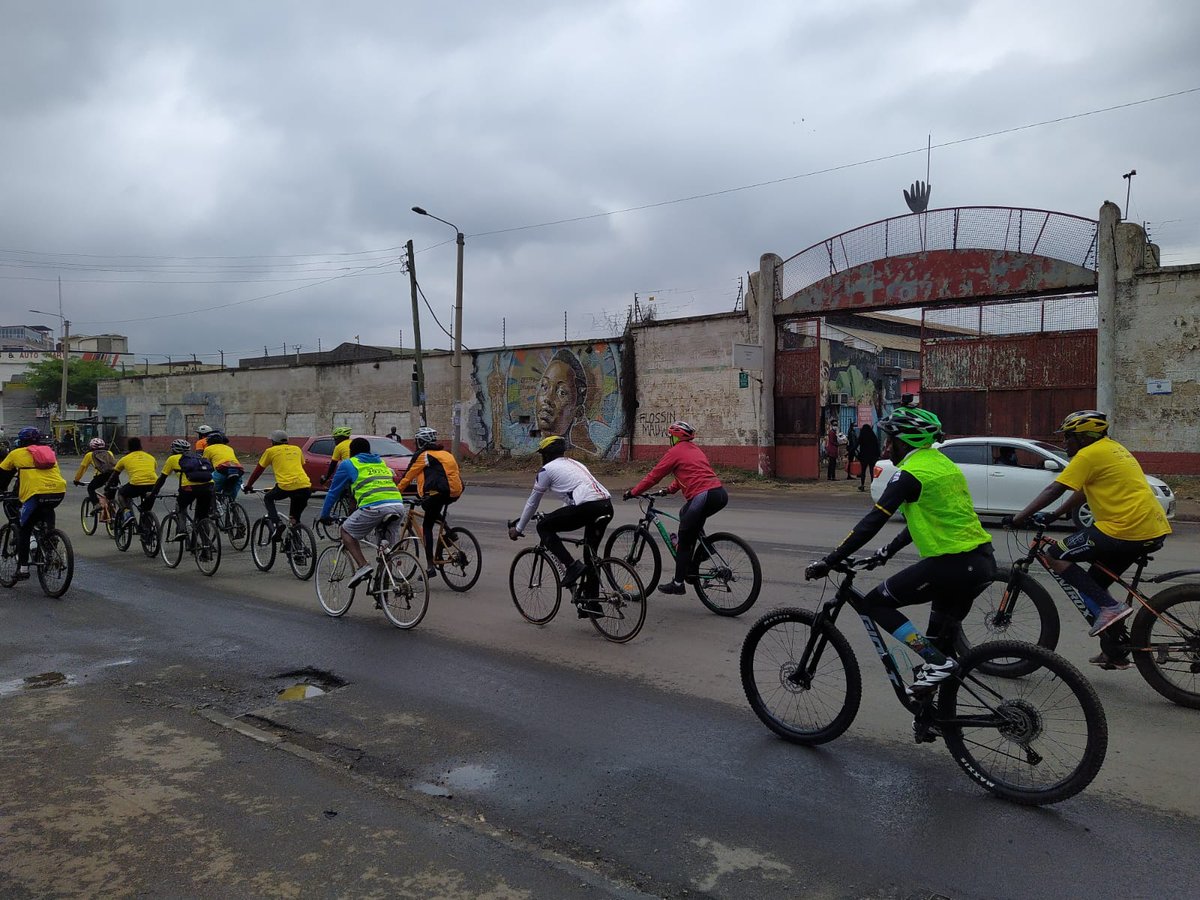 Earlier today at the 'Cycling for the love of Nairobi River' event. Special thanks to everyone who was part of this. @MamaCycling @CriticalMassNbi @UNHABITAT @NMS_Kenya