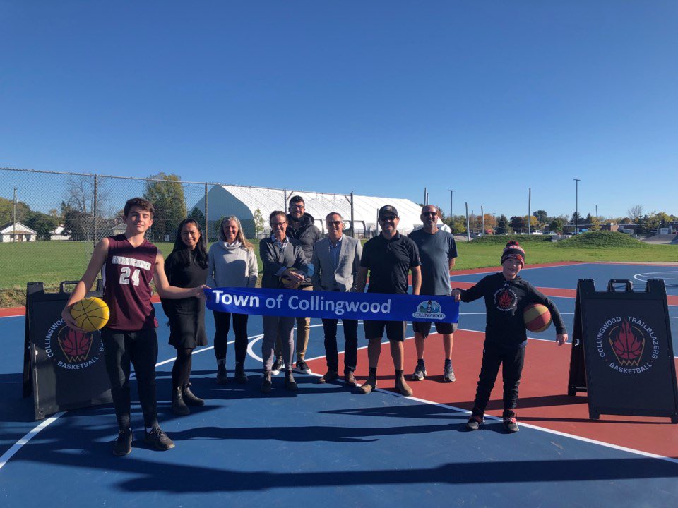 This week the Town of Collingwood unveiled the two new 3-on-3 courts at Heritage Park! Our website has links to both articles. Check it out: collingwoodtrailblazers.ca/new-3-on-3-cou…