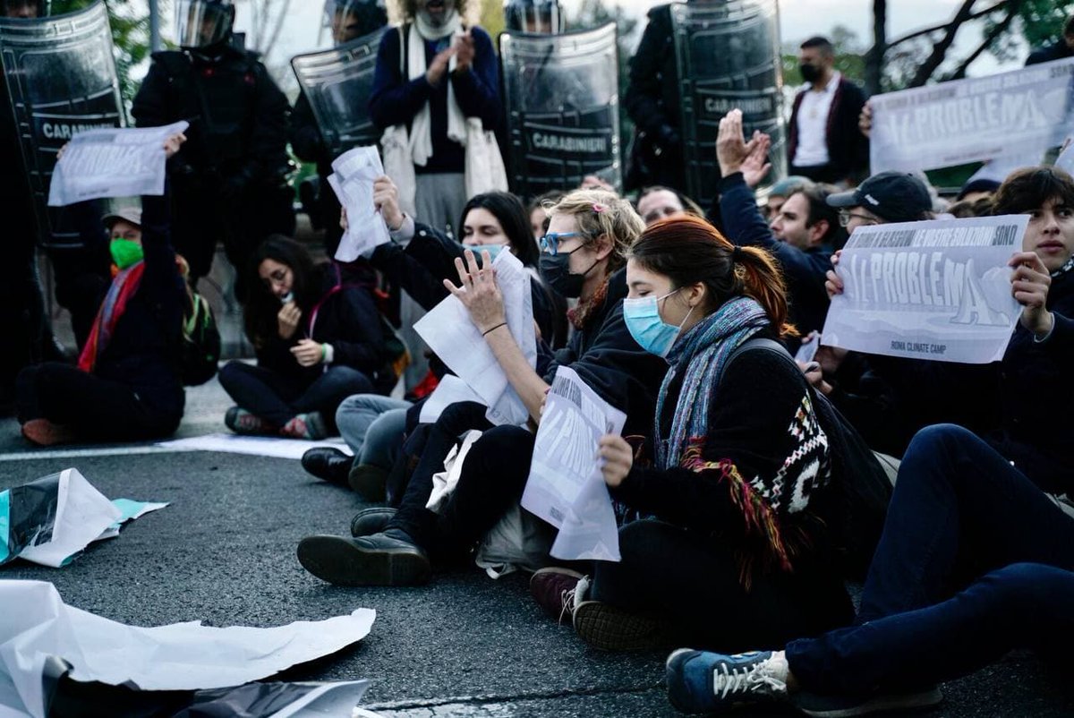 Comuneinfo's tweet image. LE VOSTRE SOLUZIONI SONO IL PROBELMA comune-info.net/le-vostre-solu…  #g20  #COP26  @LDO_CTIO @xrpisa @xrpadova @fffitalia @Fridays4future  @FFF_Milano @FFF_Bari @fffnapoli @F4F_Turin @XrItaly @milano_xr @XR_Roma @Fairwatch1 @Greenpeace_ITA @Recommon  @cura #climatecamp #G20RomeSummit