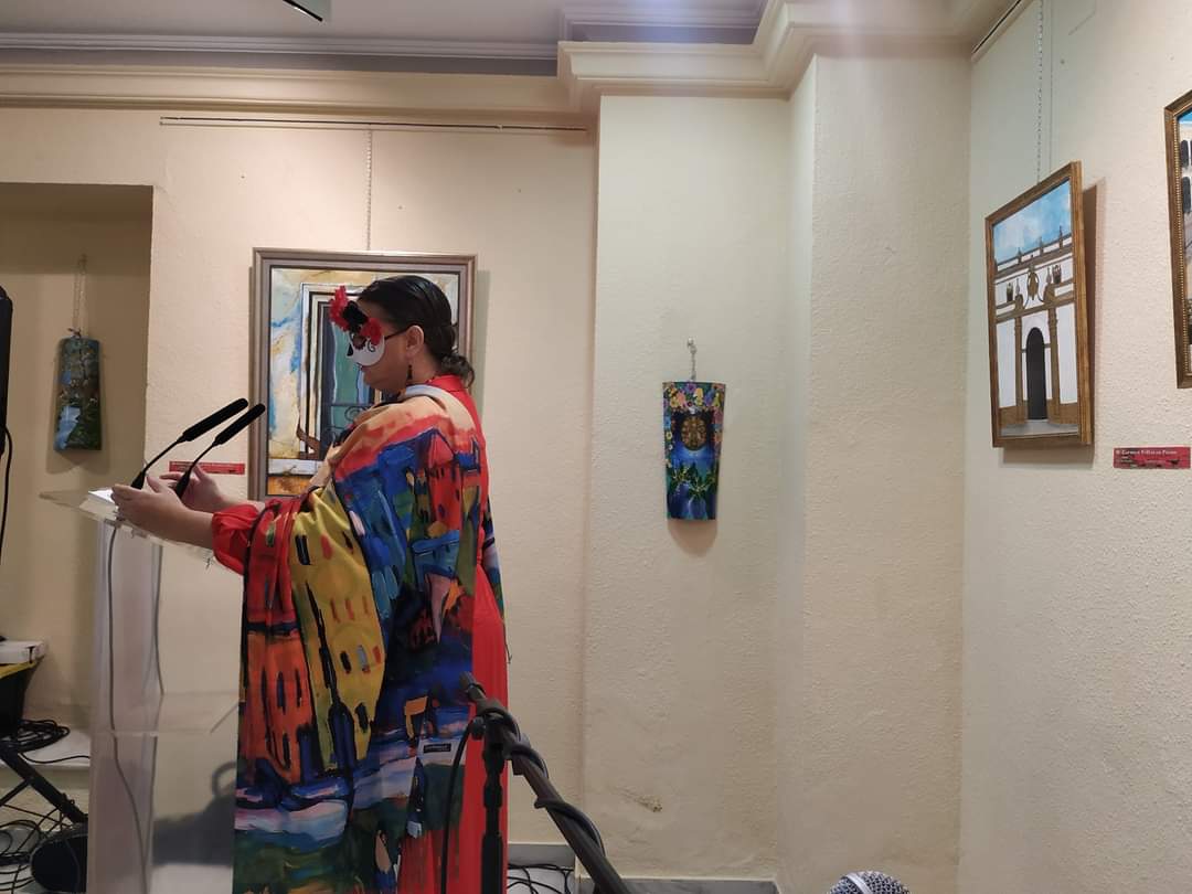 rocianasigloXXI's tweet photo. La presentación del libro " 21 formas de decir te quiero " del escritor rocianero Carlos López Martín 
La música sensible del cantautor Nicolás Capelo   
La lluvia acompañó para poner el sonido otoñal a un acto muy emotivo donde la mujer fue la gran protagonista. https://t.co/s0et3F91w3