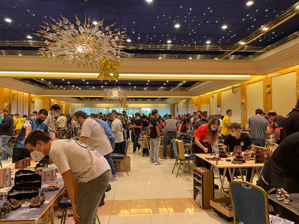 TalaveraAyto's tweet photo. El GT Talavera Warhammer 40000, organizado por la tienda especializada ‘Invasión Talavera’ y ‘El Cobrador del Waaaagh!’ con el patrocinio del Ayuntamiento de Talavera, ha superado todas las previsiones con cerca de 1.200 personas, entre participantes, + https://t.co/KVwrAXmD31