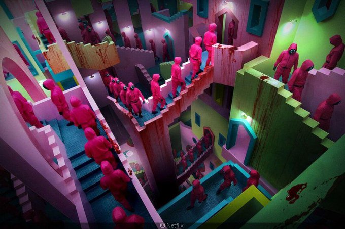 Vous auriez des id&eacute;es de lieux o&ugrave; tourner une sc&egrave;ne inspir&eacute; de la s&eacute;rie Squid Game ? 🐙🎠 https://t.co