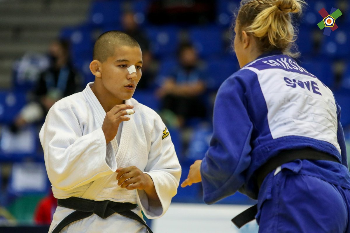 Bronce en la European Open Sénior de Málaga 🇪🇦
Seguimos aprendiendo y avanzando.
<a href="/becaspodium/">Becas Podium</a>