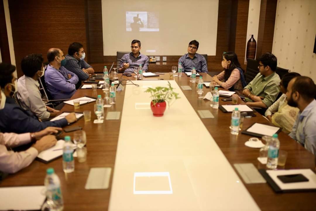 smarttrivandrum's tweet photo. Orientation Session being arranged for IAS Officers of 2020 batch Kerala Cadre by Smart City Thiruvananthapuram and KSITM.
@Vinay_goyal2016 @snehil0802 
#sctl #SmartCityThiruvananthapuram https://t.co/dnCDasVfFp