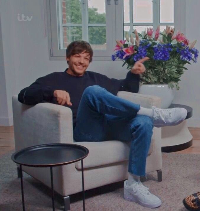 ً (@louisarchlve) on Twitter photo 