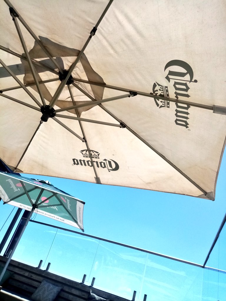 FRQNCYMusic's tweet photo. Let's rock! #DrakeAllDay at THE ROOF FOURWAYS☀️ https://t.co/g3mSxfRxLG