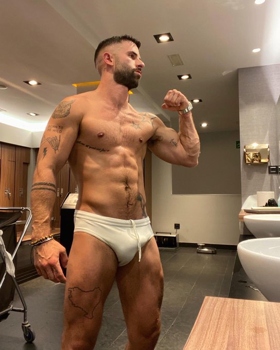 1 pic. Posting here since this pics were taken down on Instagram ??‍♂️??? https://t.co/4SVrsZZgEA