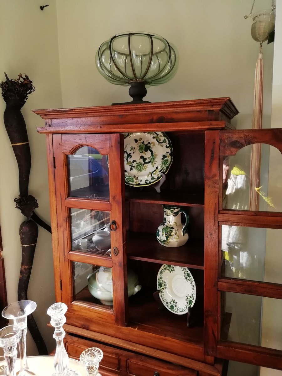 Re Store tweet media