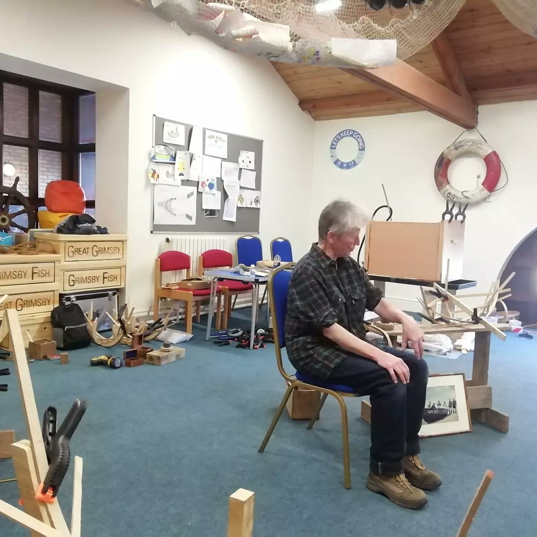 GrimsbyFishing's tweet photo. Fantastic to meet boatbuilder #GailMcGarva for her @ace_national funded #DisapearingLines #boatbuilding workshop. Steam bending oak, riveting &amp; creating miniature "ghost ships" using #heritageskills. With @CREATivE_stART1. A treat for us &amp; lovely to make these connections. https://t.co/x6LRqPE0Q7