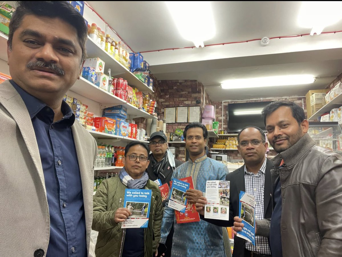Morning campaign session in Fullwell and now the larger @TeamFullwell team is out this afternoon - Residents are saying #FullwellTurningBlue2022 -     It’s our great local policies which is convincing Labour voters to join <a href="/redbridgecons/">Redbridge Conservatives</a> - Thank you from #TeamFullwell