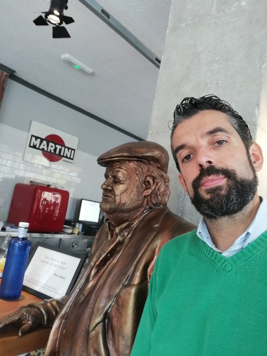 Comenzamos el puente de Todos los Santos.
"Que bien se está, cuando se está bien", ya lo decía el gran Paco Rabal.
@latabernamediatica, siempre un acierto.
Águilas siempre un lugar donde disfrutar de la familia.
Sed felices allá donde estéis, disfrutad.