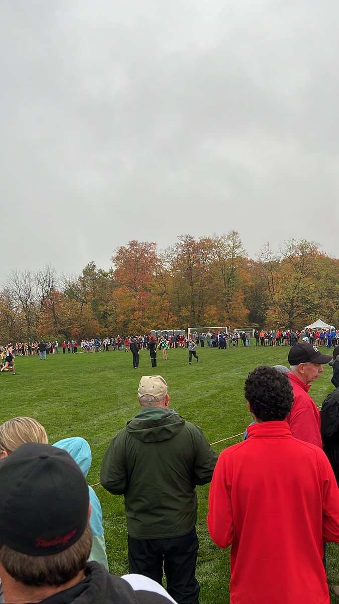 BridgeportXC's tweet photo. First race of the day is about to get underway at the Pickerington Regional meet. John Tully will race at 10am with the D3 boys. Go dogs! https://t.co/Qdvtor60x1
