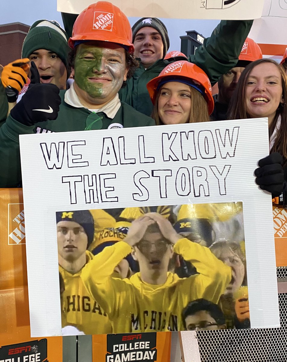 CollegeGameDay's tweet photo. Good morning Michigan fans 😬 https://t.co/CFzQUCUf4h