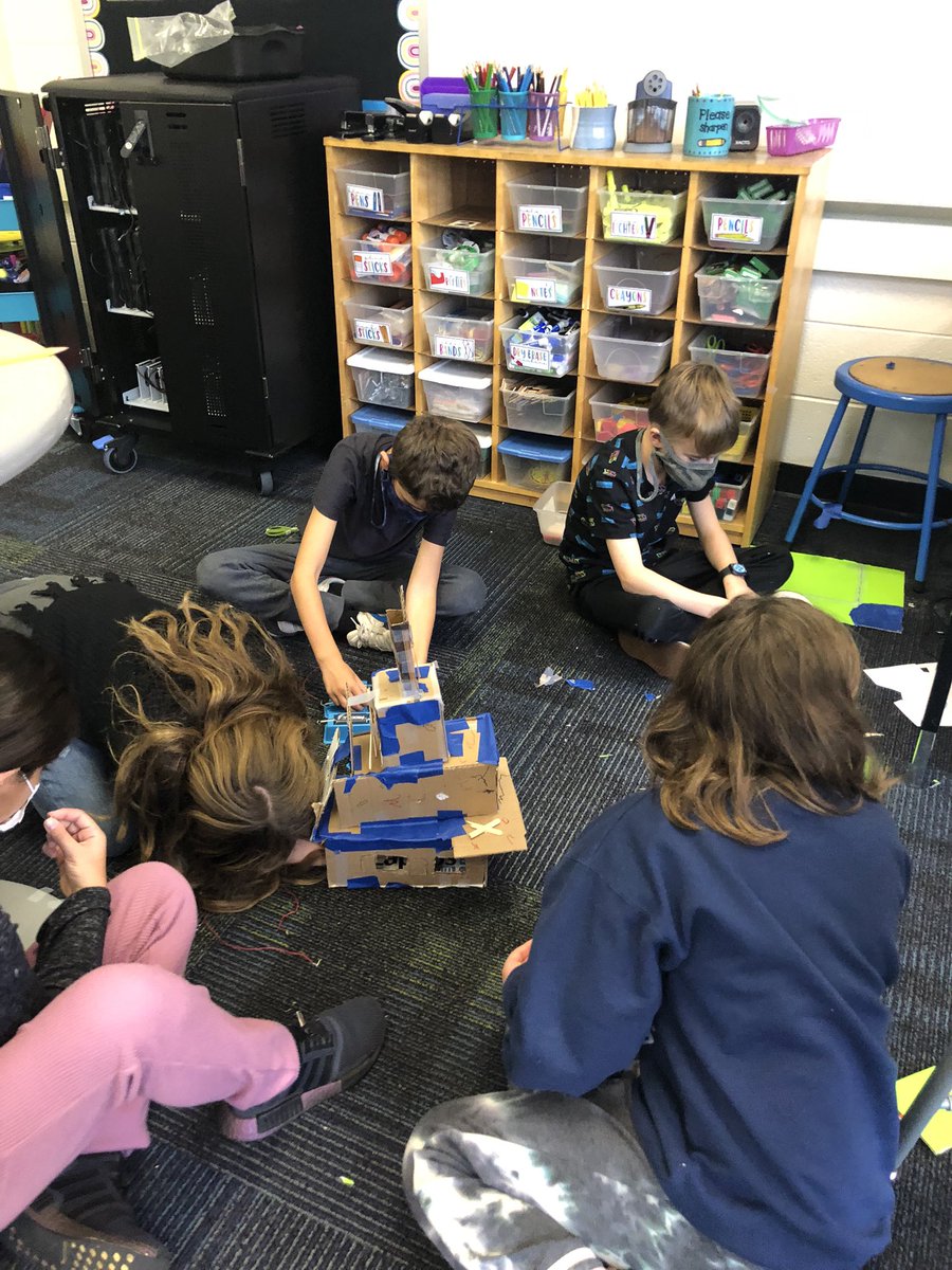 Fourth graders worked on STEAM projects this week. They were tasked with designing haunted houses that included engineered working electrical circuits. Thanks for your support Mrs Ziegler and Ms Lewis! 🏚🎃👻