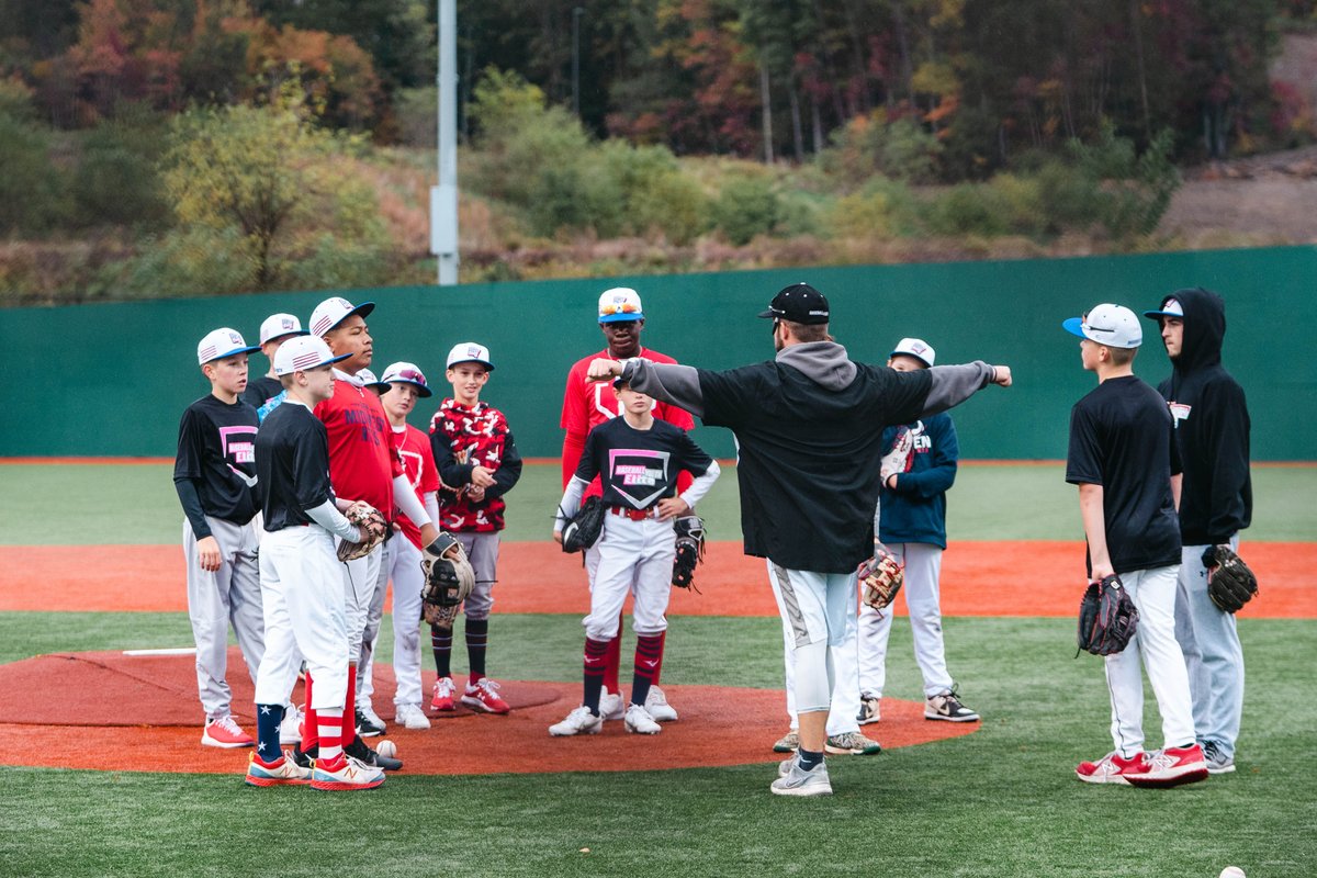 baseballyouth's tweet photo. Teamwork makes the dream work! Whoโs ready to play ball? #BY #BYBall https://t.co/oCZ6NpGTYA