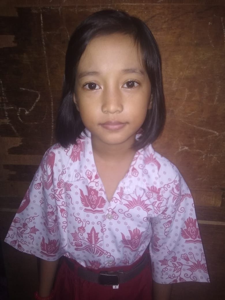 AwadRayyan's tweet photo. Mohon bantuan dan infonya telah hilang anak usia 8 th nama Keyza anak dari ibu Gita dan bapak Andre cucu dari ibu Baiq ani di daerah jati bunder tanah abang jakarta pusat hari sabtu jam 3 pagi, bersama 2 temanya usia 8 th juga. Bilamana menemukan  hubungi no Baiq ani 087875854591 https://t.co/F7rmm0jTnW