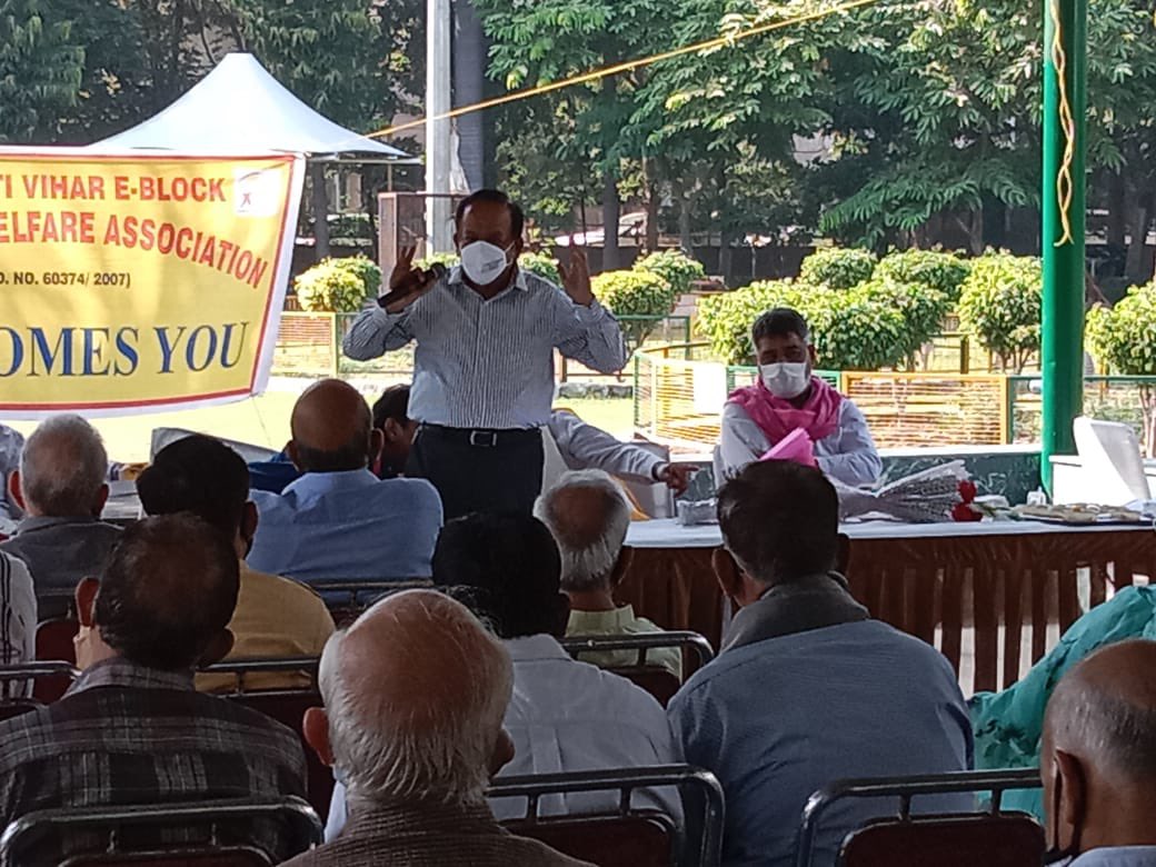 drharshvardhan's tweet photo. आम जन को समयबद्ध ढंग से जनहितैषी सेवाओं का लाभ सुनिश्चित करने हेतु मैं कटिबद्ध हूं। 
मेरे संसदीय क्षेत्र चांदनी चौक में गतिशील विभिन्न विकास कार्यों के क्रम में आज मैंने सरस्वती विहार,शकूरबस्ती में पोर्टेबल कॉम्पेक्टर व योगा शेल्टर जनता को समर्पित कि��ा।
@BJP4Delhi @adeshguptabjp https://t.co/4vdGzMPjVy
