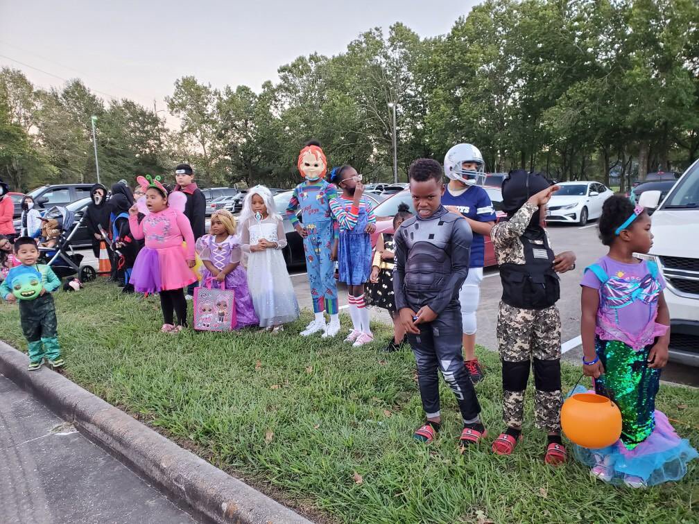 GhpalMyers's tweet photo. Drum Roll, Please !!!!!! North Division’s Trunk or Treat - Fall Festival was a Hugh success.  Introducing our Costume Contest Winners.  All of our participants looked amazing.  Thx to all who came and all our volunteers. Enjoy and stay safe. #WearePAL #GHPAL #community https://t.co/qeE8442OBv