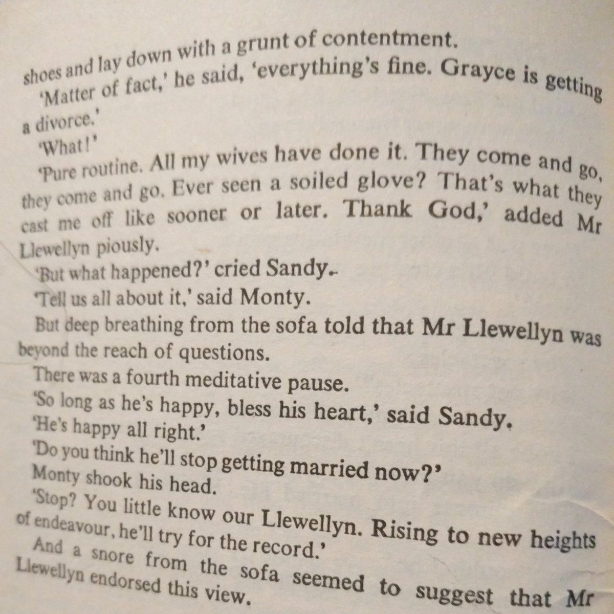 OfWodehouse's tweet photo. I love that Jumbo's happy ending is getting a divorce.
#pearlsgirlsmontybodkin https://t.co/NBU6DBI2FM