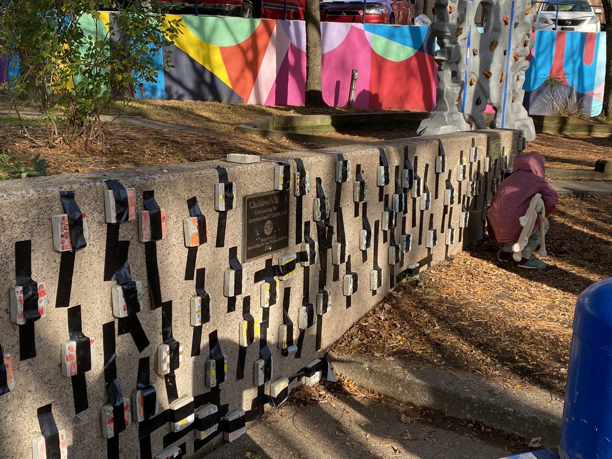kld12's tweet photo. Super proud of this project that began in 2020 to celebrate #50yearsofEarthDay! Check out the @PackGW student artwork in #sidneyfriedmanpark @State_CollegePA! Thank you, artists, @sam42481, @StateCollegeSD art educators & Dept of Public Works! #youmatter
@DSCID @DTEugeneBrown https://t.co/0lQ1YQNc8p