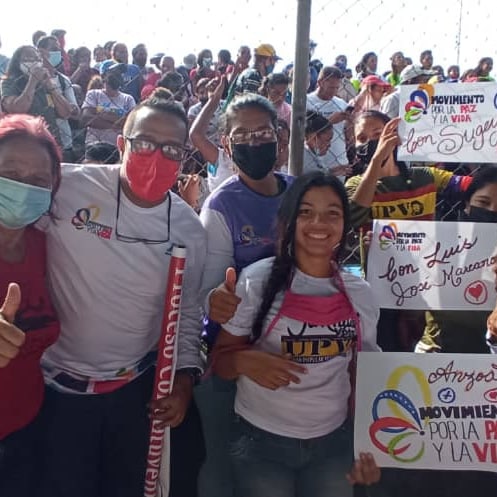 Comenzó la campaña electoral y nuestros movimientos sociales son parte del acompañamiento a la consolidación de esta gran Victoria. Son ustedes motor de esta revolución de amor, compromiso y paz ✊🏿 ¡Venceremos! #VenezuelaTieneConQué #MiDelirioSobreElChimborazo <a href="/NicolasMaduro/">Nicolás Maduro</a>