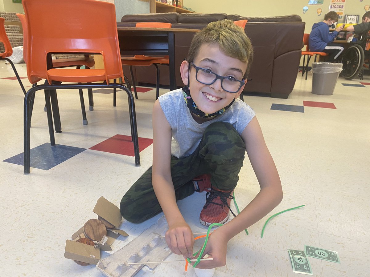 MissJKWalsh's tweet photo. Ms. Turner inspired us to make some pretty rad pumpkin traps last week! #STEM #scienceandtechnology @maryjaneoldford @mrsturnerhcs6 @hcsmakerspace #DeepLearning https://t.co/SmTVagUm08
