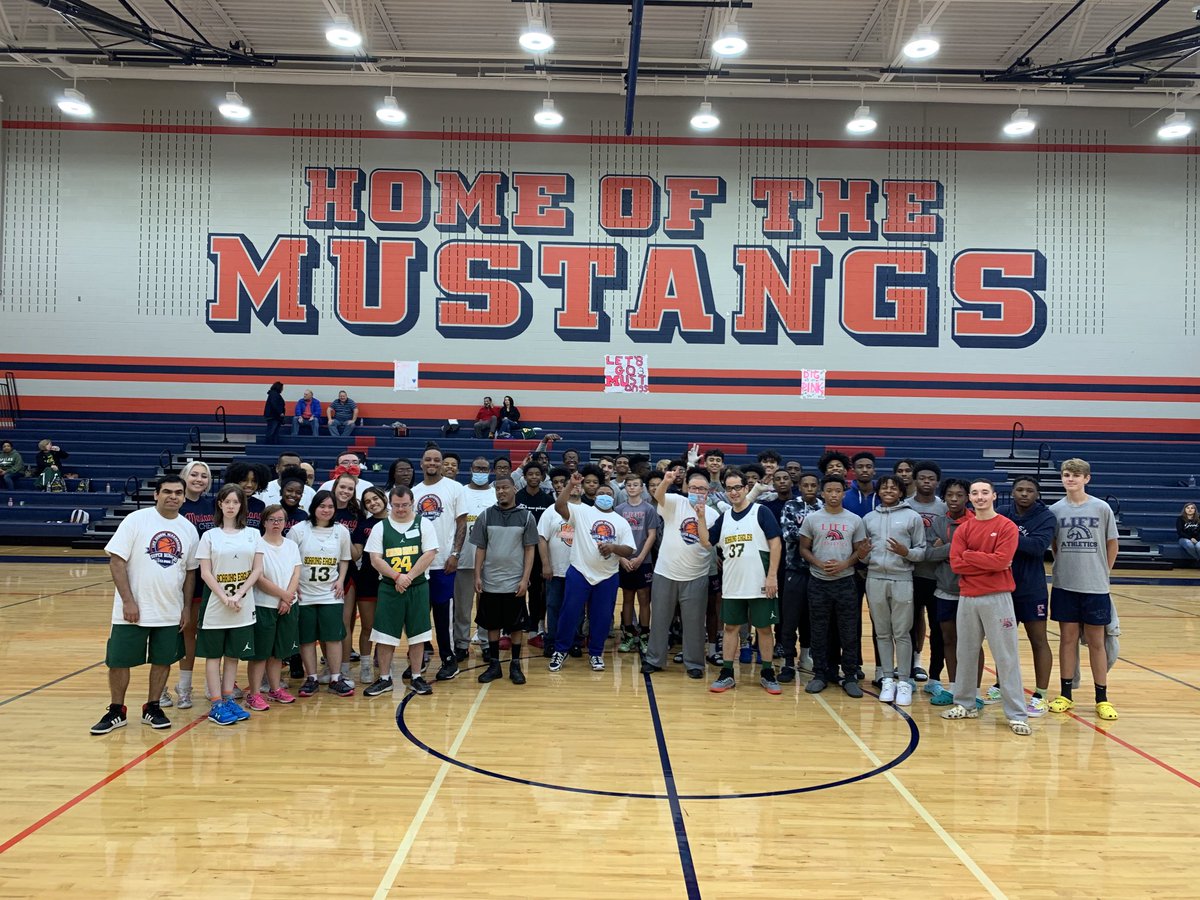 Michael Welch tweet media