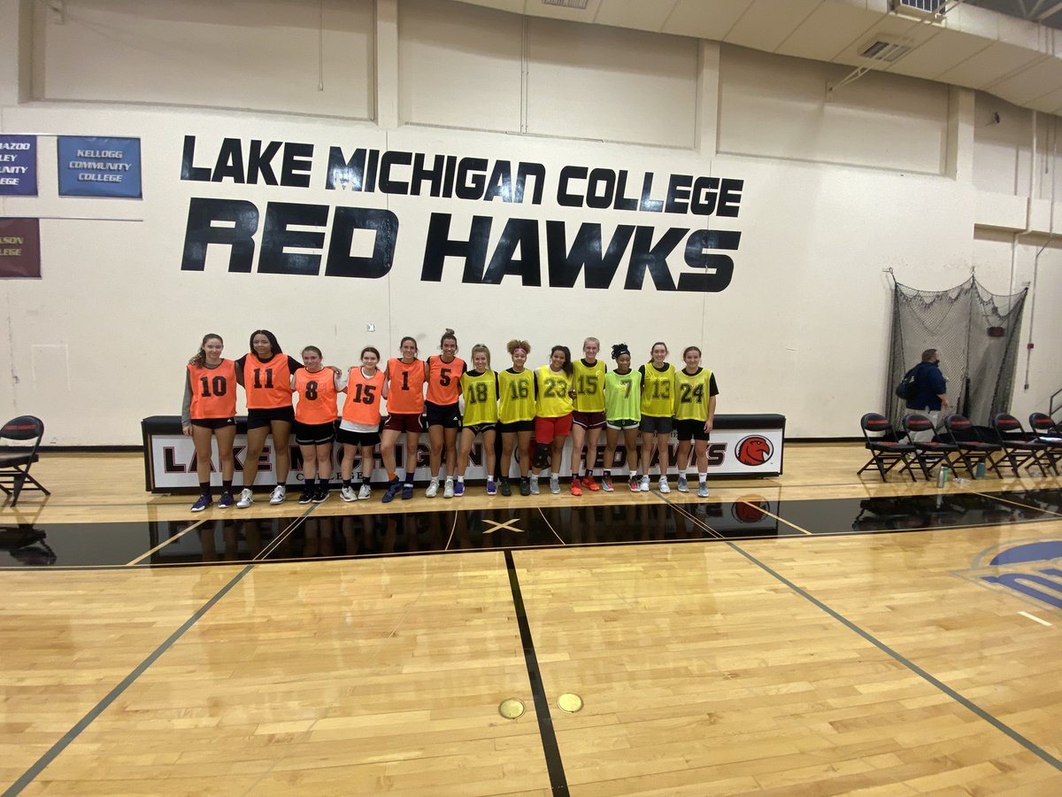 FacilitySports's tweet photo. Flight Hankamp elite open run at Lake Michigan College was a huge success, big talent on the court both girls &amp; boys tore up the hardwood today. College coaches be ready for all the write up’s on these high level players coming next week🏀🏀 https://t.co/vmT3lgmDRs