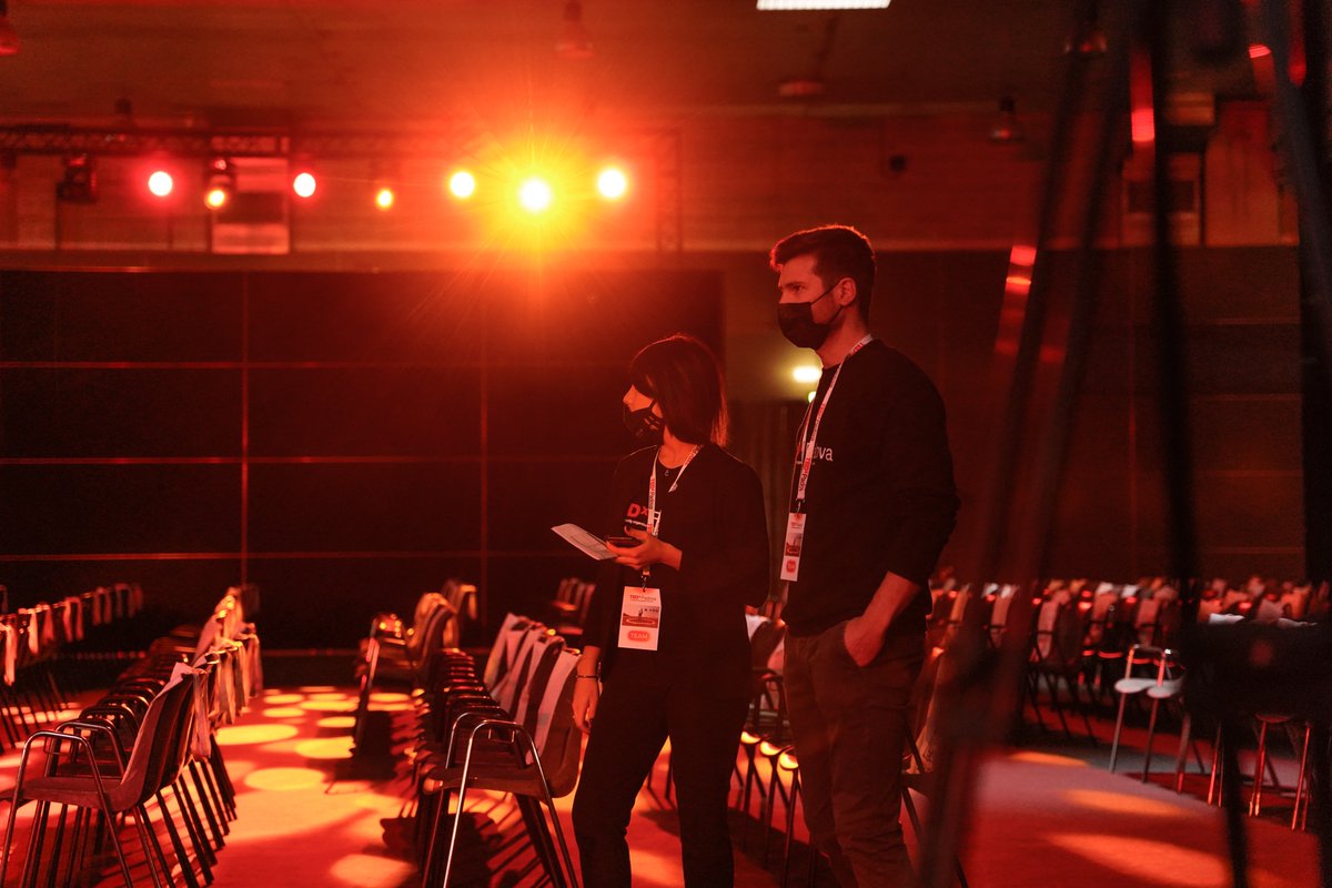 TEDxPadova's tweet photo. Sono passate alcune settimane dall'ottava edizione del #TEDxPadova #NYOU.
Un evento in cui le storie dei nostri speaker si sono incentrate sul cambiamento, superare gli ostacoli e affrontare nuove sfide.
Rivivi queste emozioni.
📸 Nicola Kalbaris, Matteo Milesi
#TEDxPadova2021 https://t.co/aYLWdOBaiF