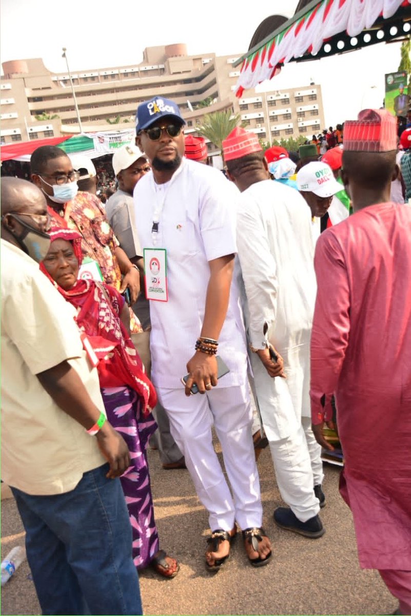 DemolaRewaju's tweet image. Person pikin.
Person husband.
Person papa.

#PowerToThePeople
#PDPNationalConvention2021