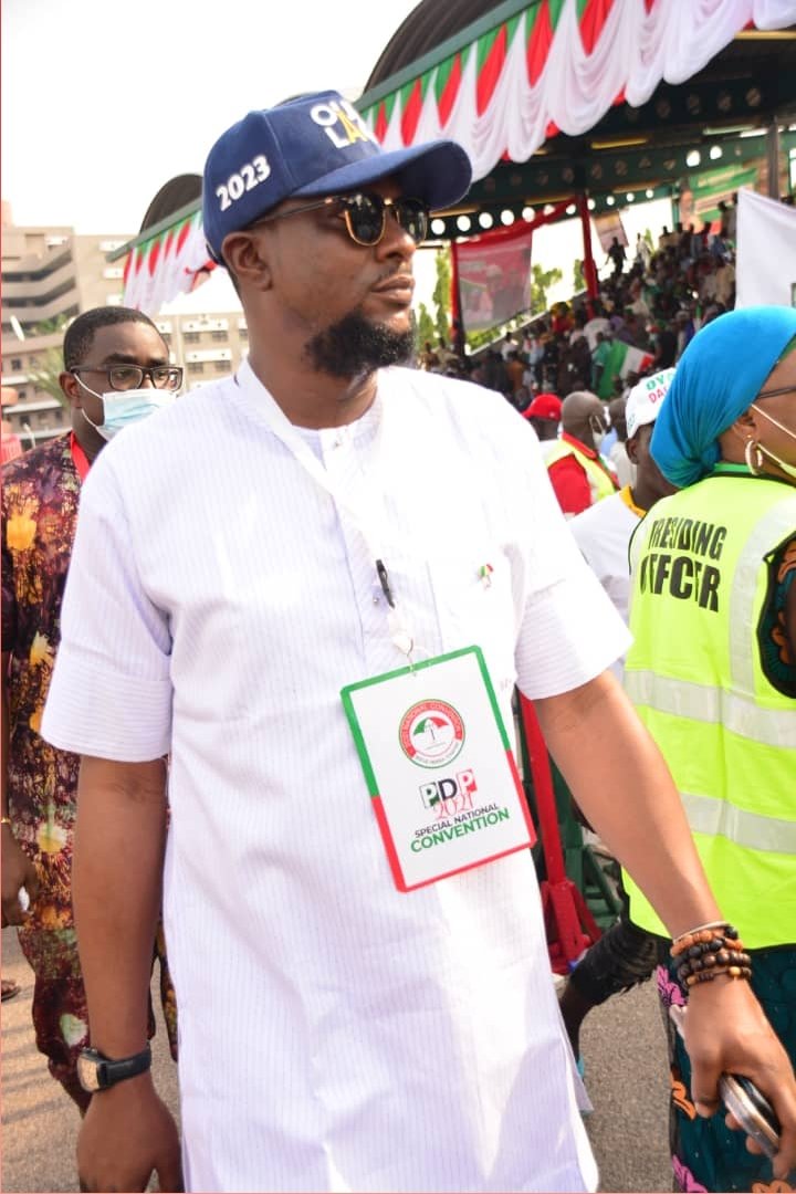 DemolaRewaju's tweet image. Person pikin.
Person husband.
Person papa.

#PowerToThePeople
#PDPNationalConvention2021