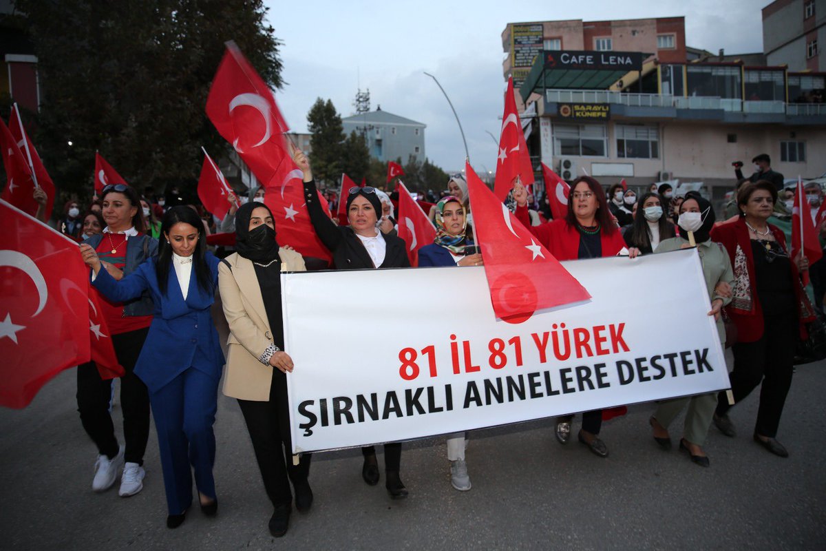hatice_atan73's tweet photo. “81 İl 81 Yürek Şırnaklı Annelere Destek”sloganıyla 80 ilden gelen güçlü kadın STK temsilcilerimizle Edi Bese annelerine destek yürüyüşü gerçekleştirdik.81 Yürek ve 81 Nefese teşekkür ediyorum.@suleymansoylu @mehmetaktasgm https://t.co/a0V4mpkOh0