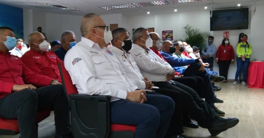 LucyCandanga2's tweet photo. #NoticiasPortuarias En el Puerto de La Guaira se realizó el 2do. encuentro del Sector Acuático en la #ExpoAcuática2021. Importante evento y gran oportunidad para la promoción de la industria naval para la #VenezuelAzul
@NicolasMaduro
@TransporteGobVe
#MiDelirioSobreElChimborazo https://t.co/yqoiU1d6mJ