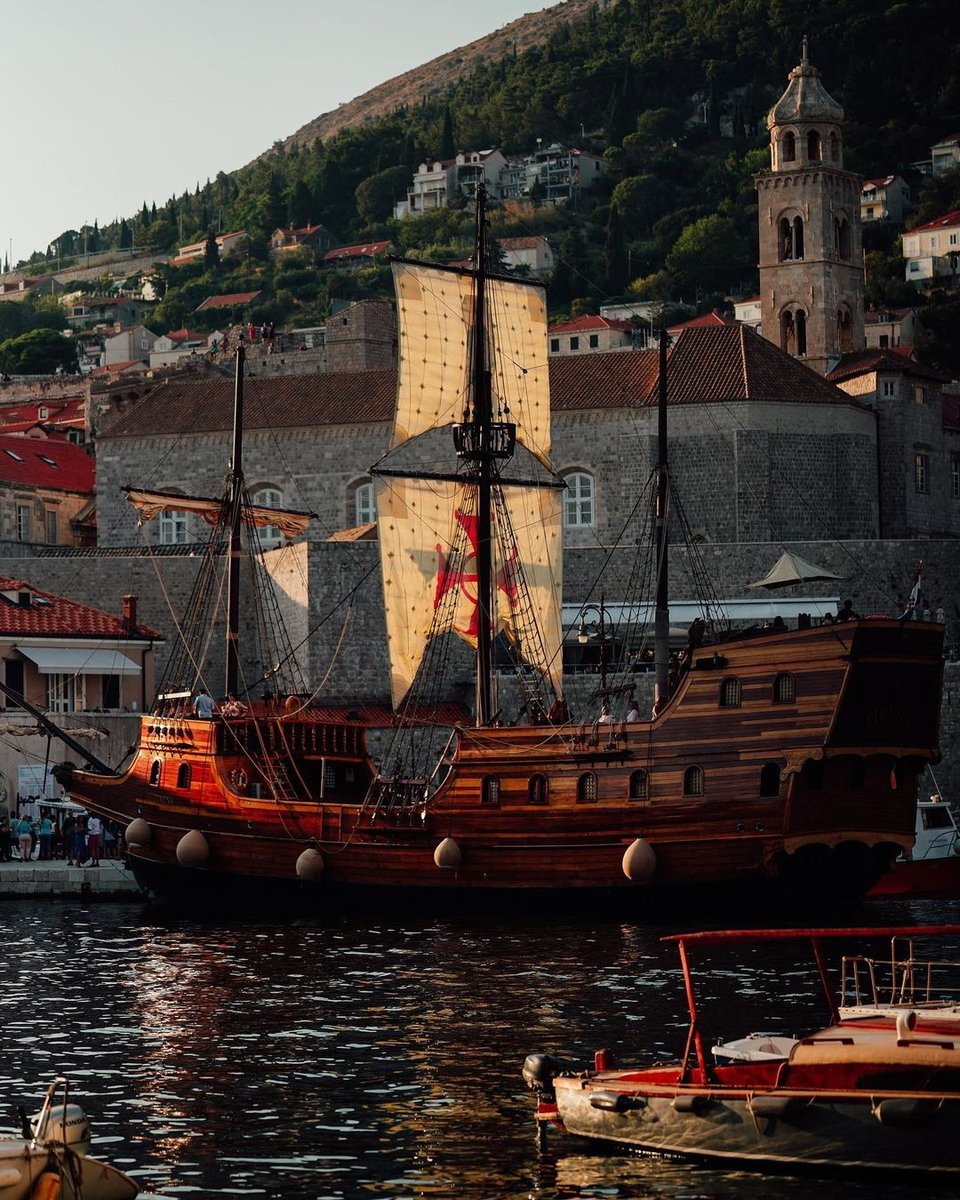 Nothing to see here, just a real-life pirate ship and just a normal day in Dubrovnik! 

📷 @king_schwab
🇭🇷 dubrovnik-croatia.com

#dubrovnikcroatia #visitdubrovnik #dubrovnikonmymind #visitcroatia #croatia #PortalToTheWorld