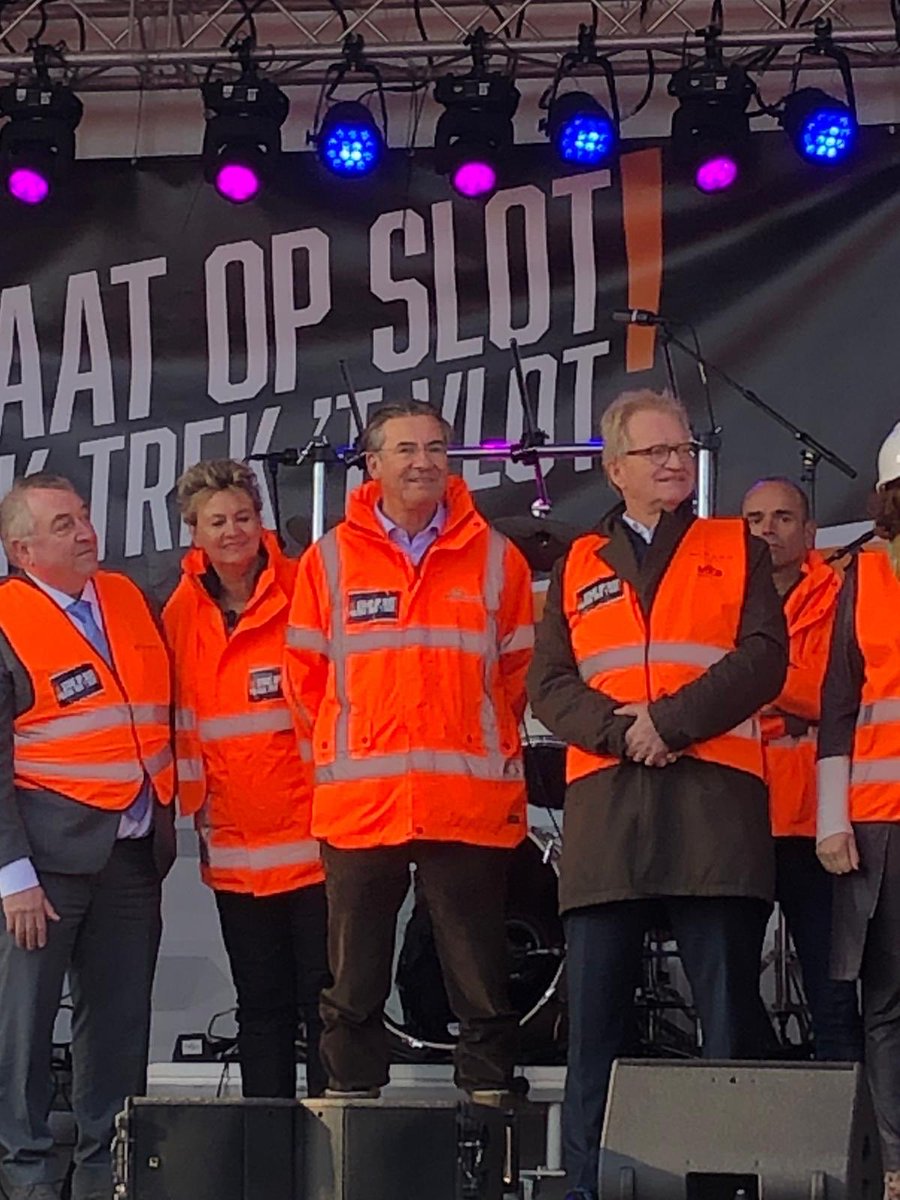 Twee jaar geleden stonden we op het Malieveld te demonstreren tegen besluiteloosheid van kabinet inzake stikstof. Nog steeds geen oplossing. Wanneer worden eindelijk knopen doorgehakt?