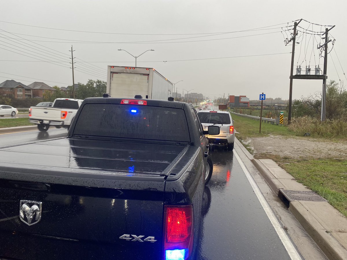CstTaraso9345's tweet photo. It’s really upsetting how many Drivers were willing to risk it all yesterday in the rain, on very wet roads; some even with kids on board; #DistractedDrivers and #StuntDrivers.
#RoadSafety
#SpeedKills
#LaVitesseTue
#ItCanWaitHalton
#PhoneInOneHandTicketInTheOther https://t.co/Iz6XikgeX6