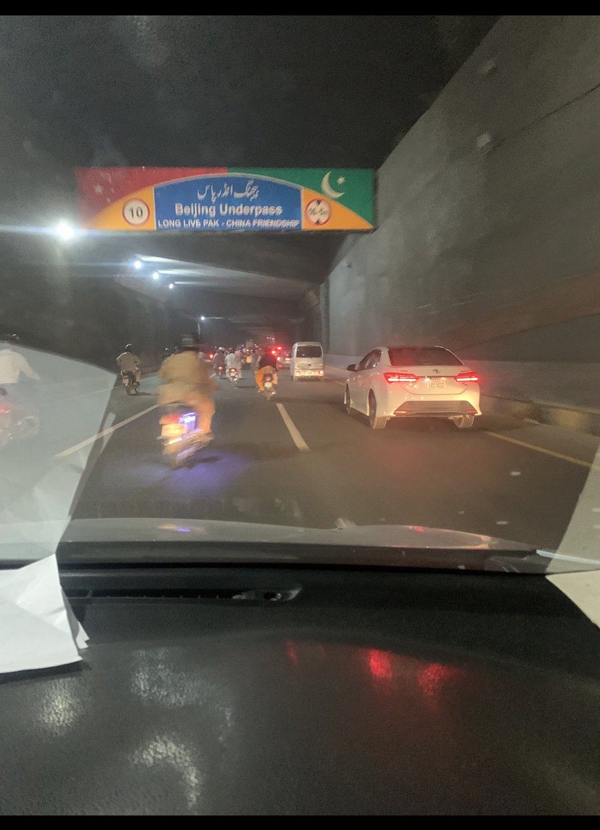 MNRPK1's tweet photo. نہر پر اس آلٹس LE 5012 میں بیٹھے جوڑے کی طرف سے خوب لِٹرنگ۔ پورے راستے کولڈ ڈرنک کے کین، استعمال شدہ ٹشو، برگر کے خالی ڈبے پھینکے گئے۔ 35 لاکھ کی گاڑی چلانے والوں کو ایک روپے کی تمیز کیسے سکھائ جائے؟ #Lahore #disgusting #T20WC2021 #shame https://t.co/pjaaevRkpN