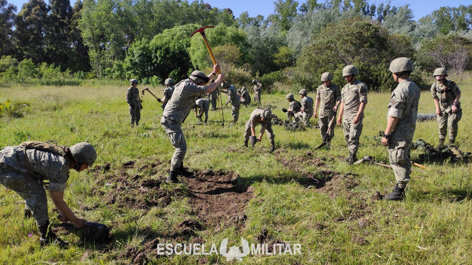 EJÉRCITO DE URUGUAY - Página 38 FC96AN3WUAYVqip?format=jpg&name=large