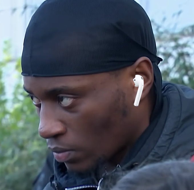 twilightreborn's tweet image. me in public:            my headphones: