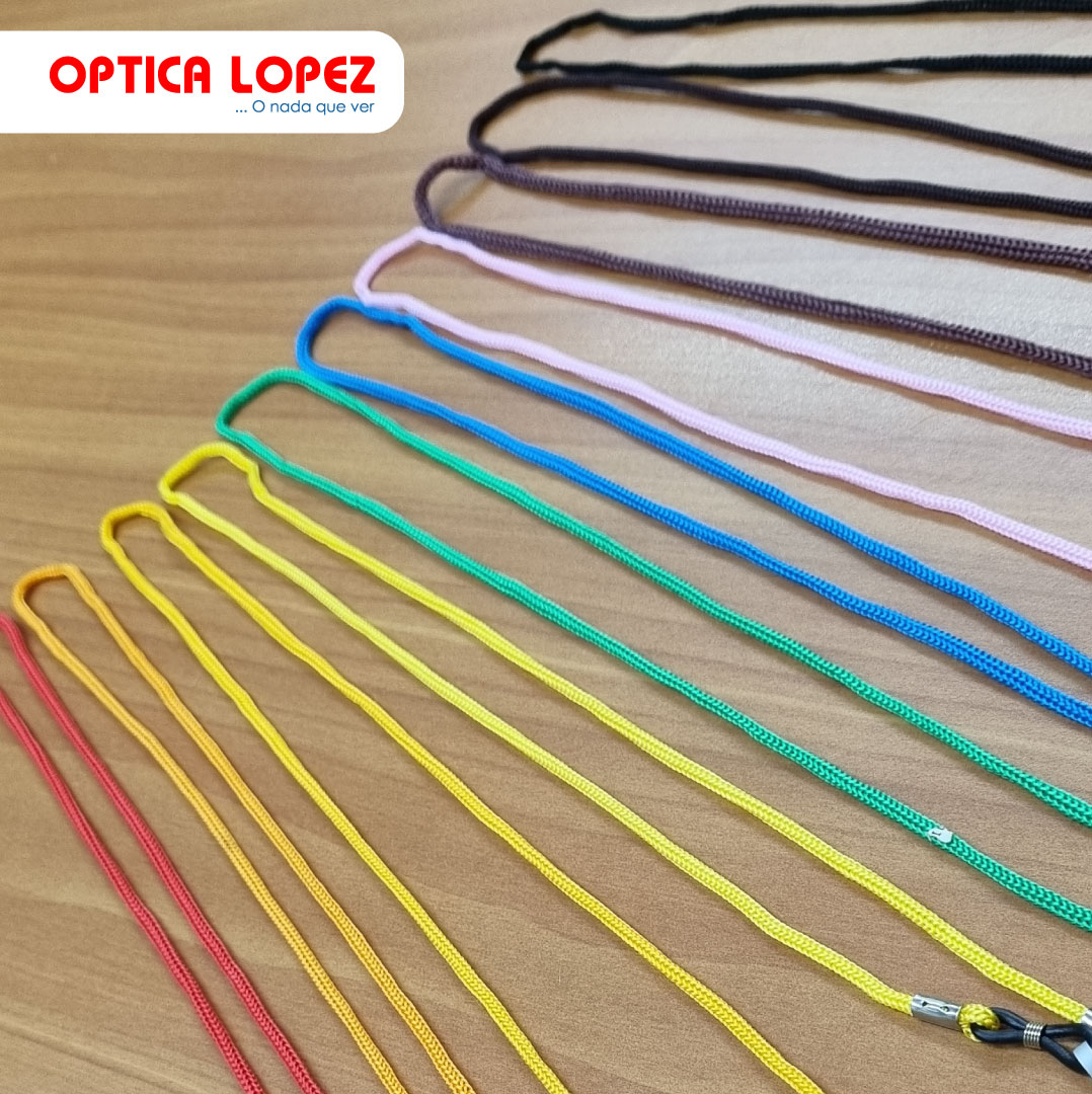 opticalopezpty's tweet photo. Cordones para anteojos👓📿
En cualquiera de nuestras sucursales podrás encontrar un pequeño stock de estos coloridos cordones para sujetar tus anteojos. ¿Qué esperas para obtener el tuyo?

Cada cordon mide 60cm aprox.

#opticalopez #cordones #cordonparaanteojos #optica https://t.co/FrgHWBaGin